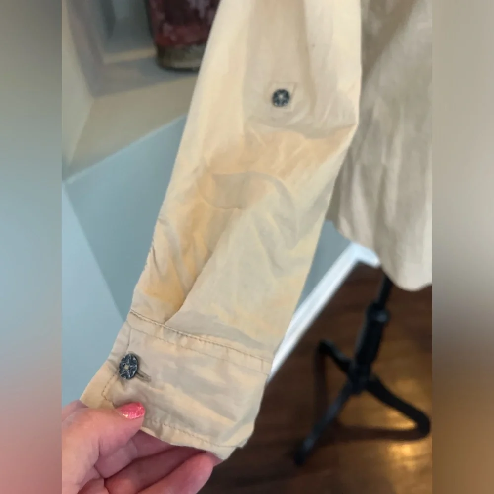 Nine West Jeans size medium tan button down shirt - Picture 6 of 9